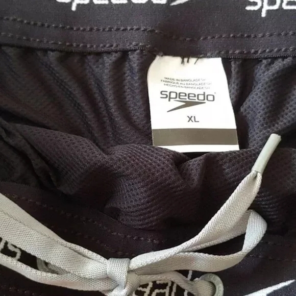 Speedo-Men's 5.5" Swim Shorts Trunks Swimwear 3 Pockets Hidden Zip UPF 50+ Black - Picture 5 of 9